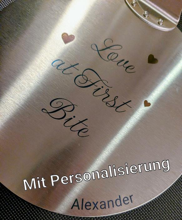 Personalisierter Pizzaheber aus Edelstahl mit bunter Lasergravur – „Love at First Bite“ Design – Hochwertige Veredelung – Perfektes Geschenk